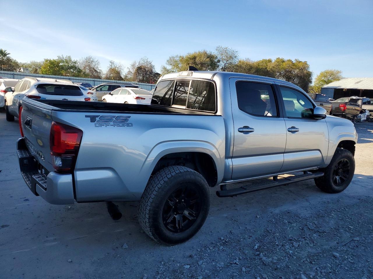 2022 TOYOTA TACOMA DOUBLE CAB photo 3