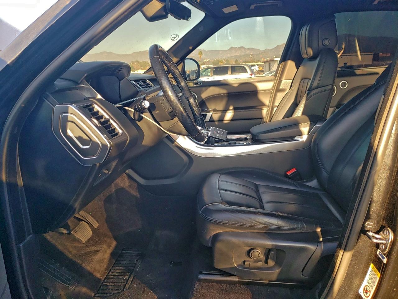 2021 LAND ROVER RANGE ROVER SPORT SE photo 7