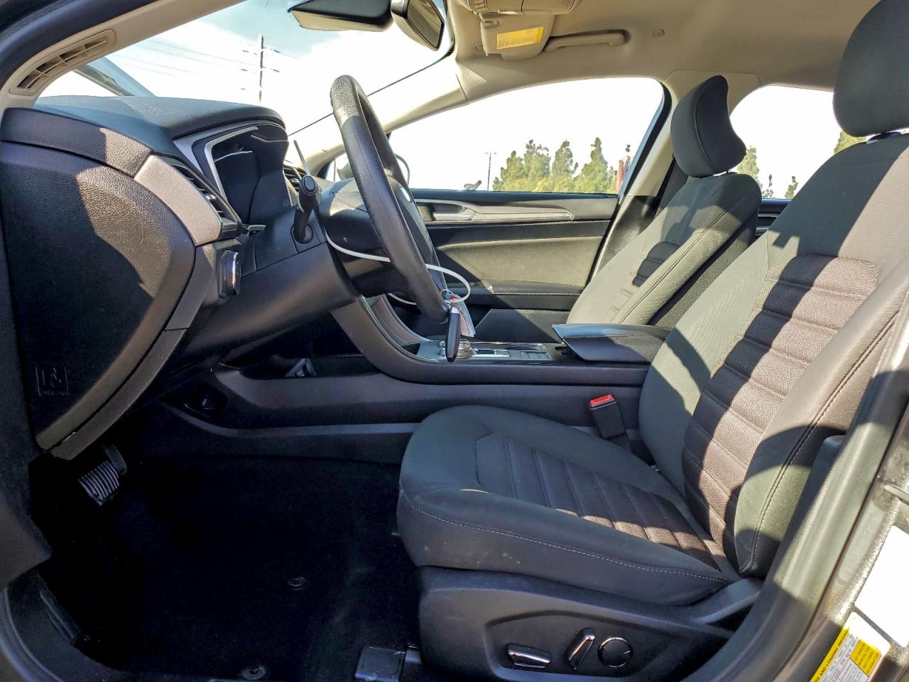 2019 FORD FUSION SE photo 7