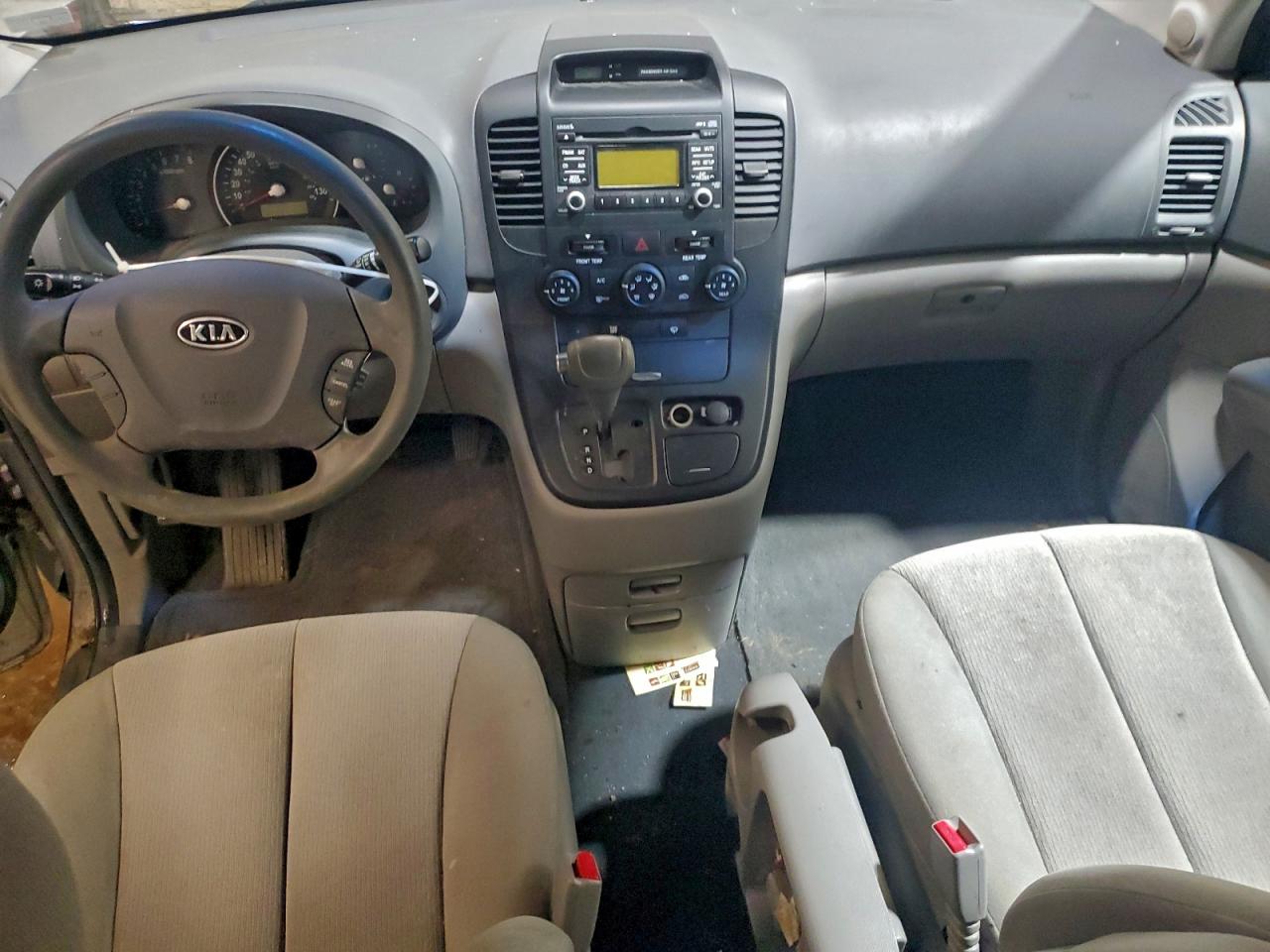 2010 KIA SEDONA LX photo 22