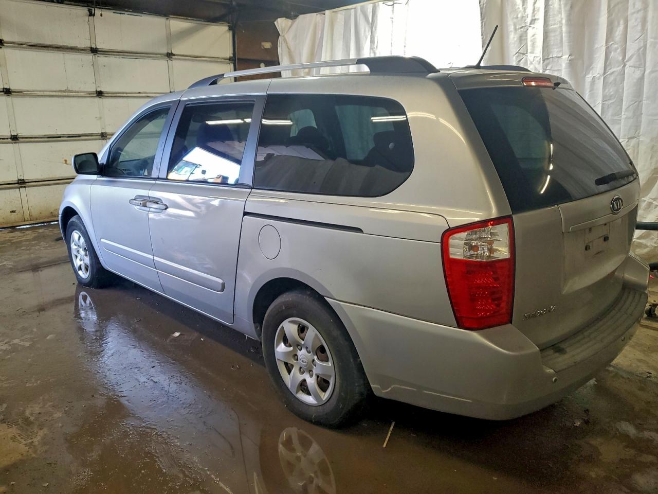 2010 KIA SEDONA LX photo 4