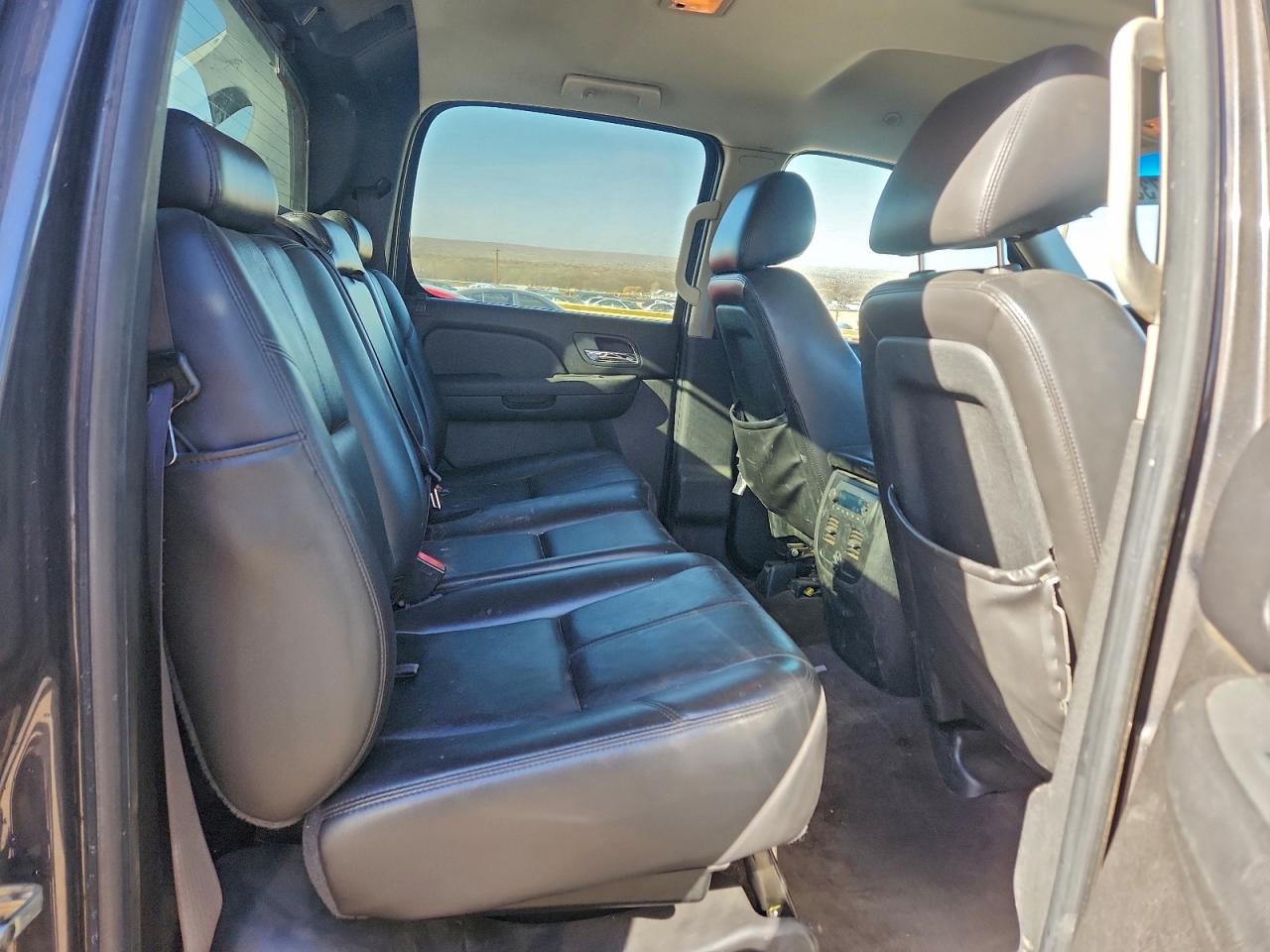 2010 CHEVROLET AVALANCHE LT photo 19