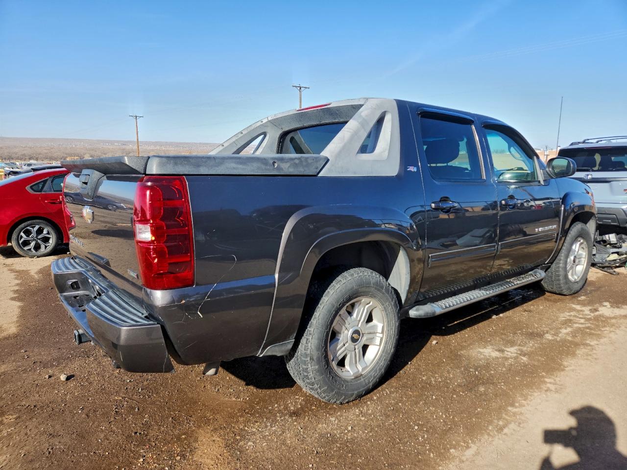 2010 CHEVROLET AVALANCHE LT photo 5