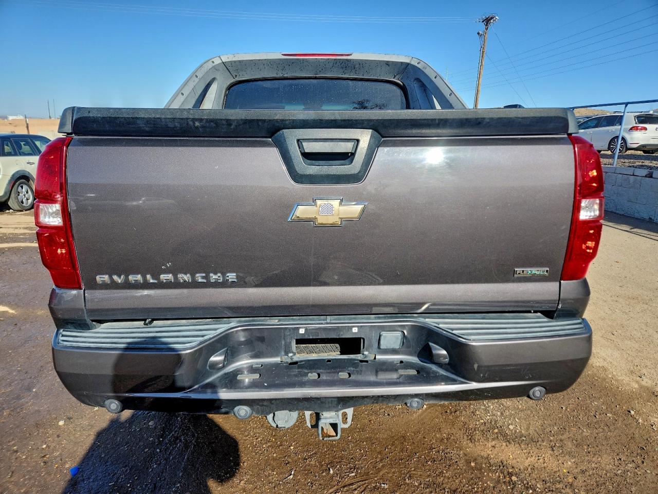 2010 CHEVROLET AVALANCHE LT photo 11
