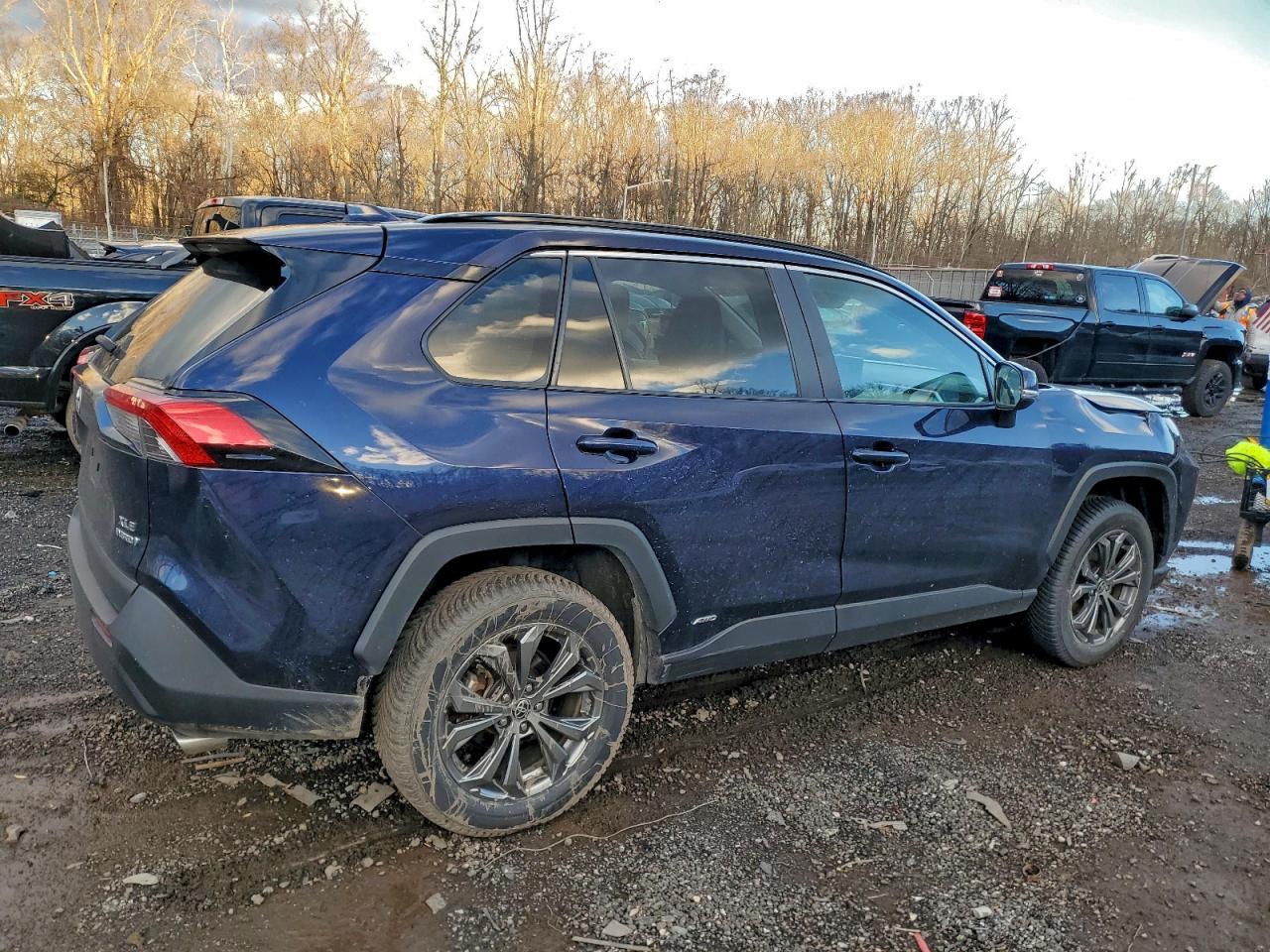 2022 TOYOTA RAV4 XLE PREMIUM photo 7