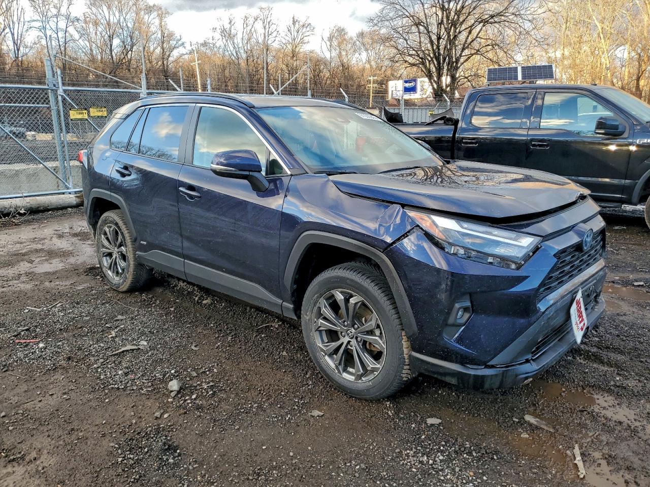 2022 TOYOTA RAV4 XLE PREMIUM photo 10