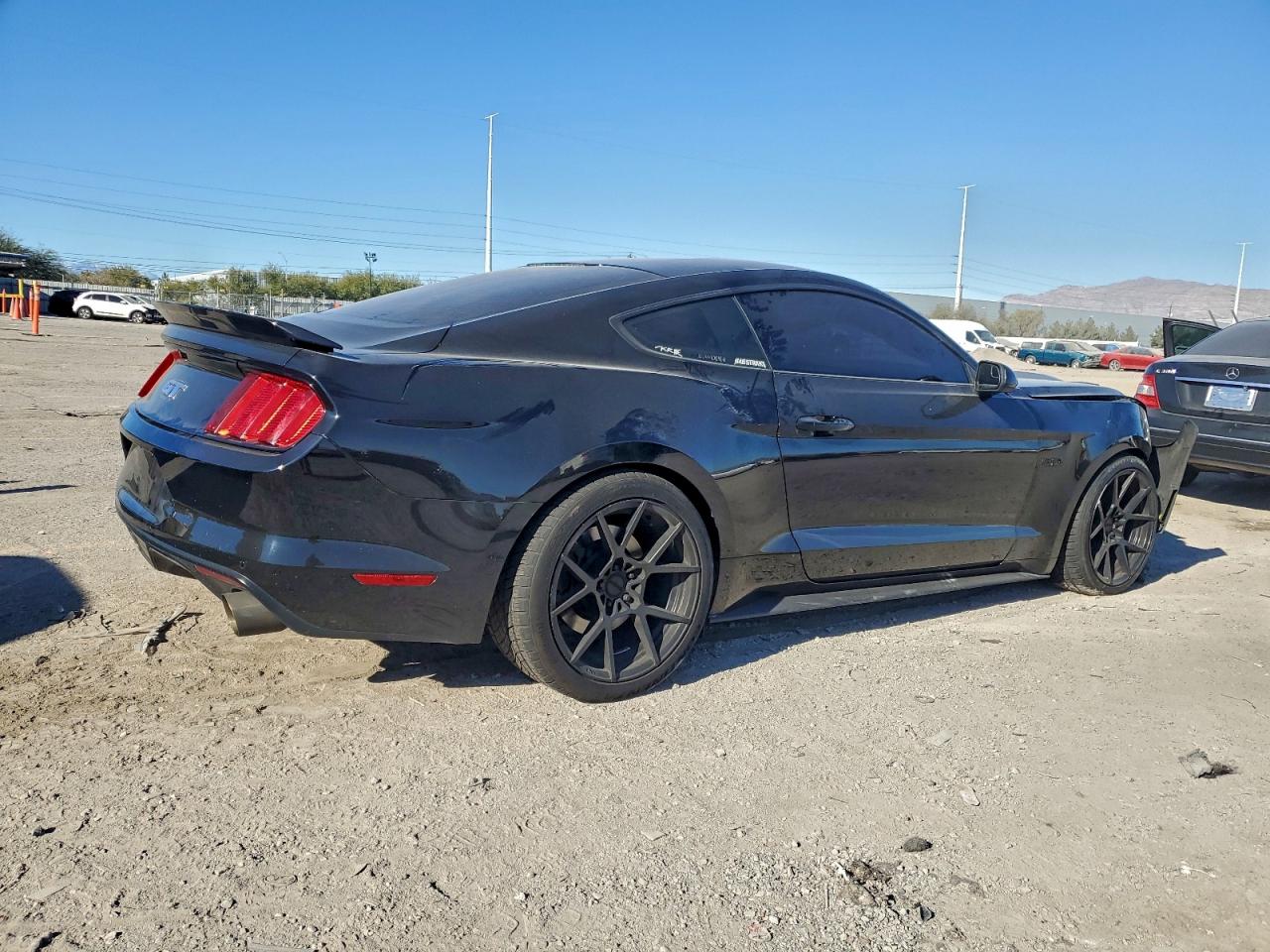 2017 FORD MUSTANG GT photo 5