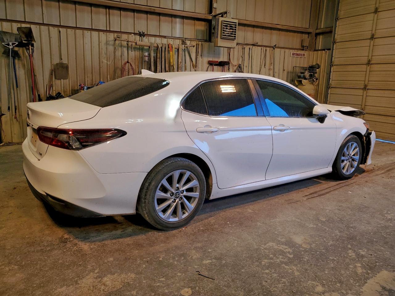 2021 TOYOTA CAMRY LE photo 5