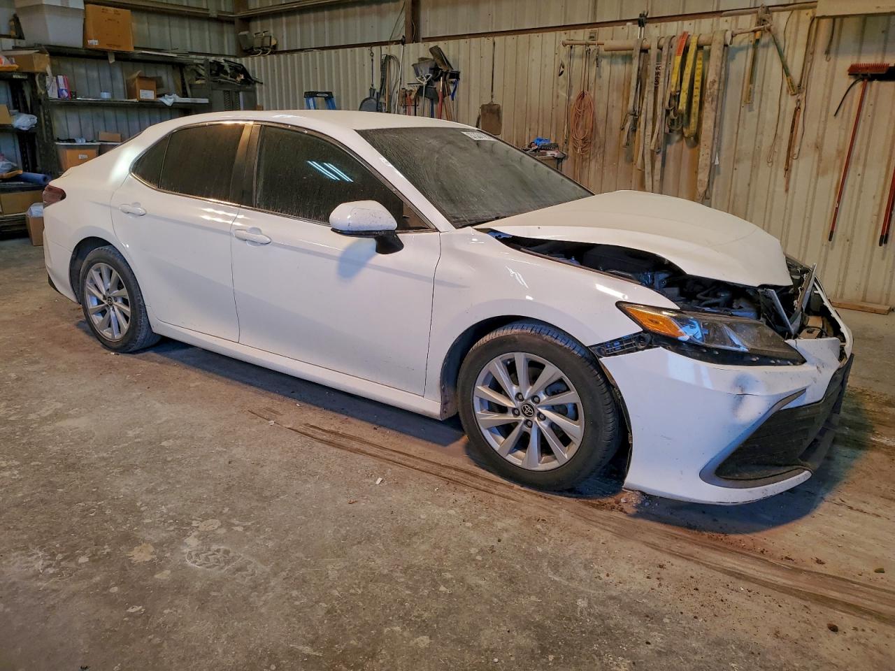 2021 TOYOTA CAMRY LE photo 7