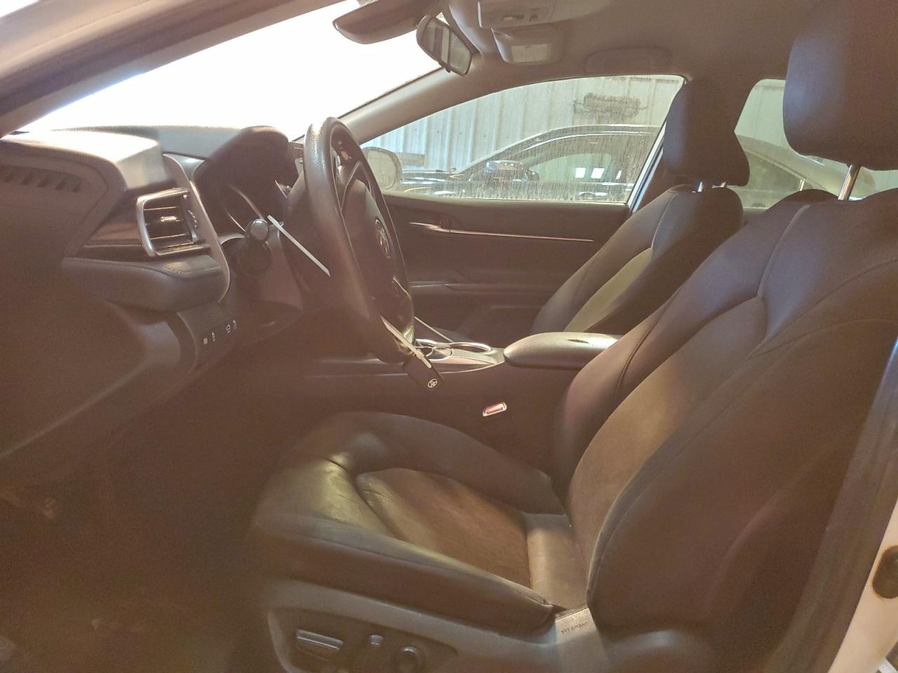 2021 TOYOTA CAMRY LE photo 13