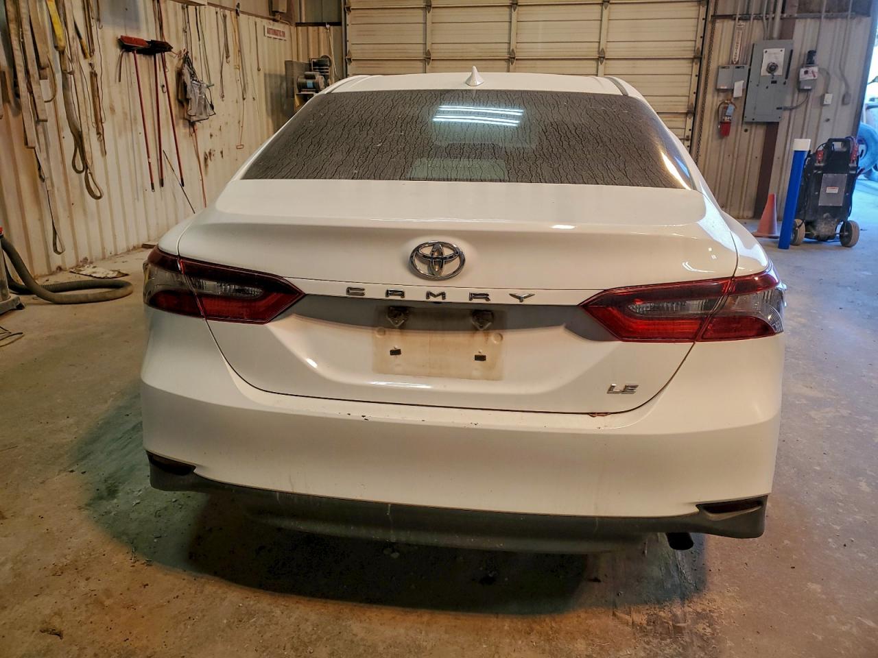 2021 TOYOTA CAMRY LE photo 11