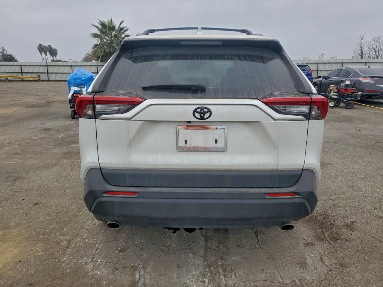 2024 TOYOTA RAV4 XLE PREMIUM photo 11