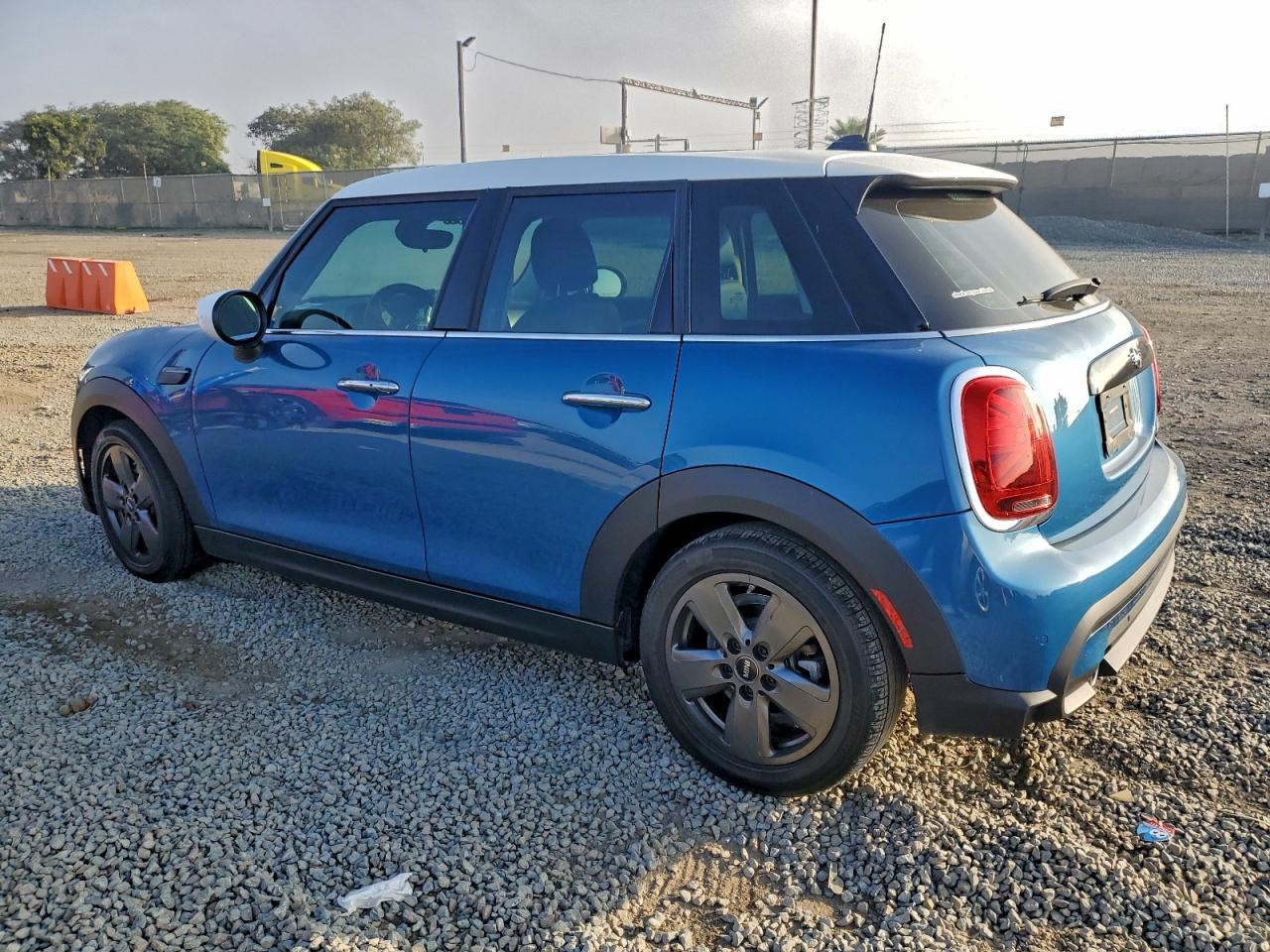 2022 MINI COOPER photo 3