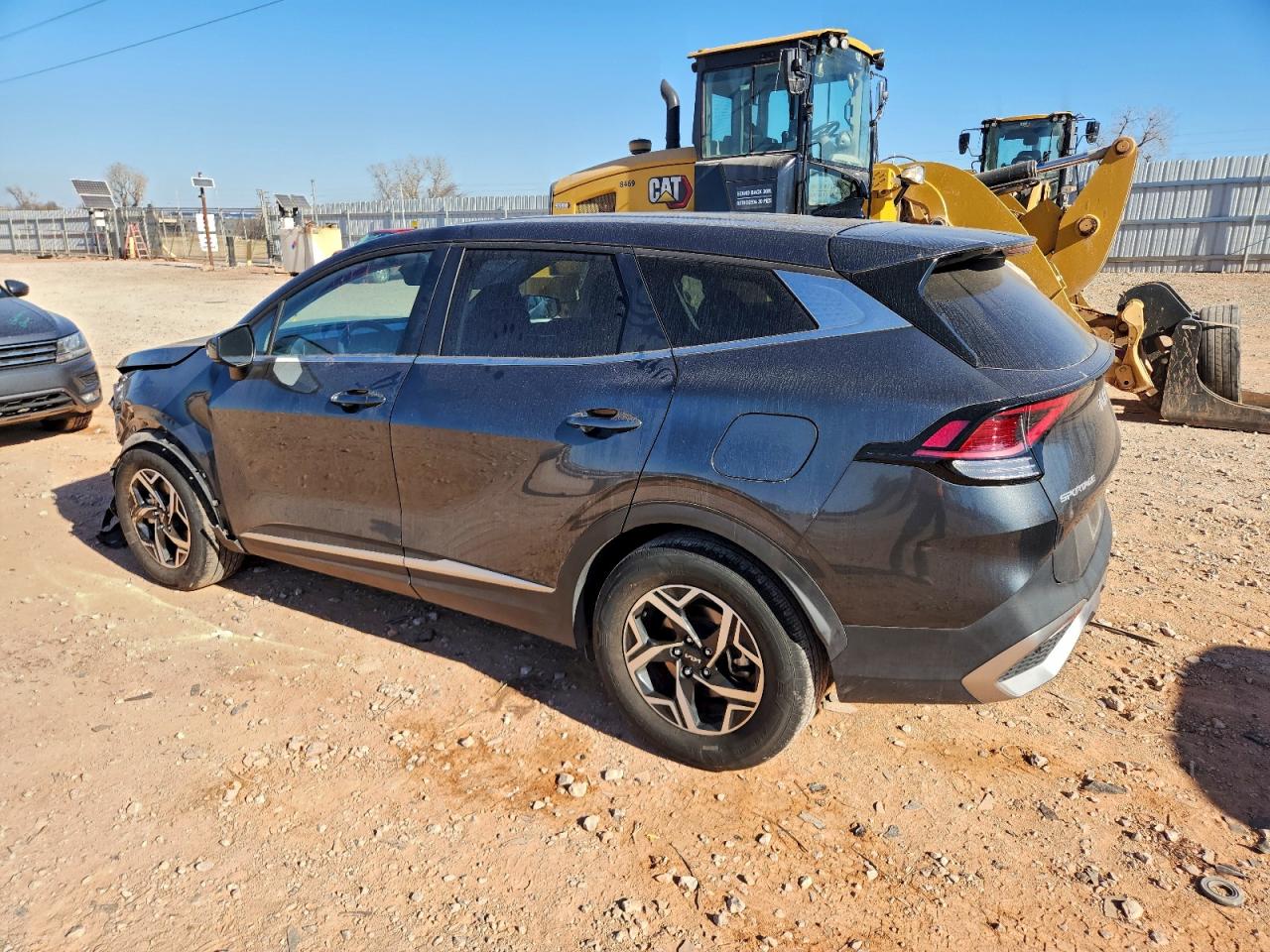 2023 KIA SPORTAGE LX photo 2