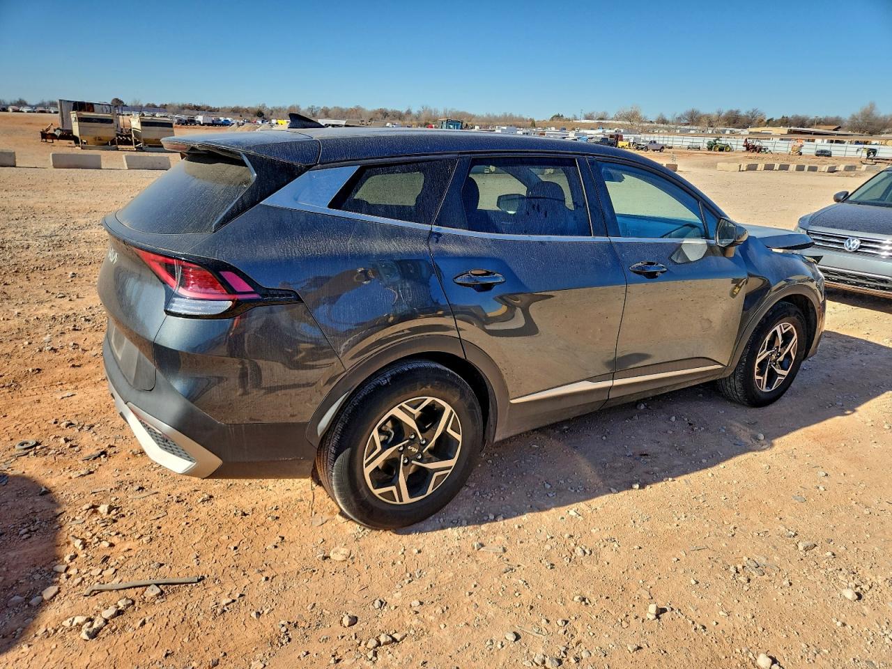 2023 KIA SPORTAGE LX photo 3
