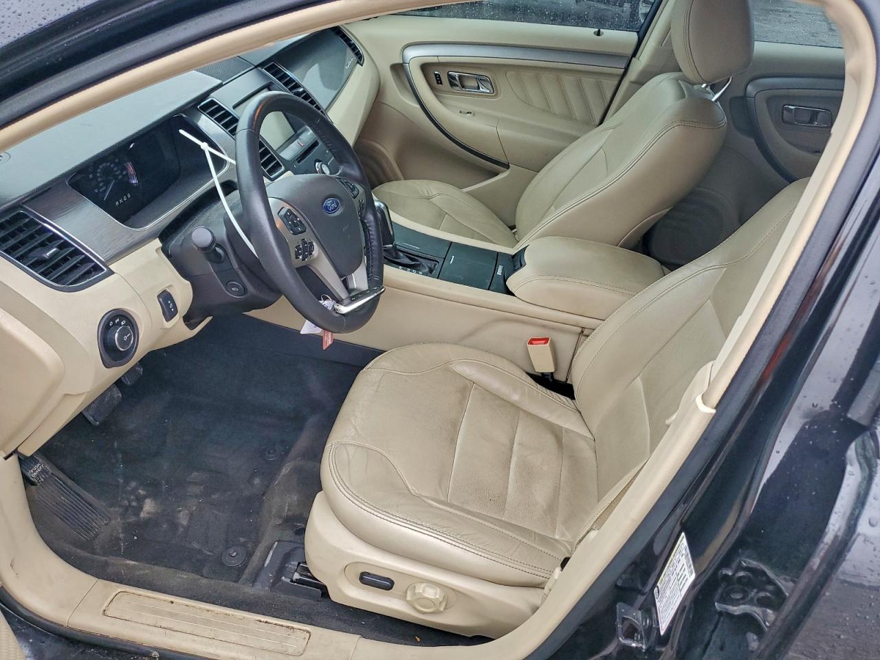 2015 FORD TAURUS SEL photo 13