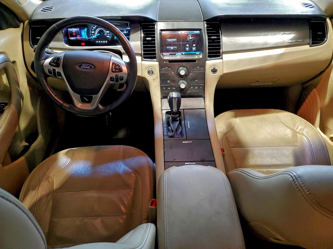 2015 FORD TAURUS SEL photo 15