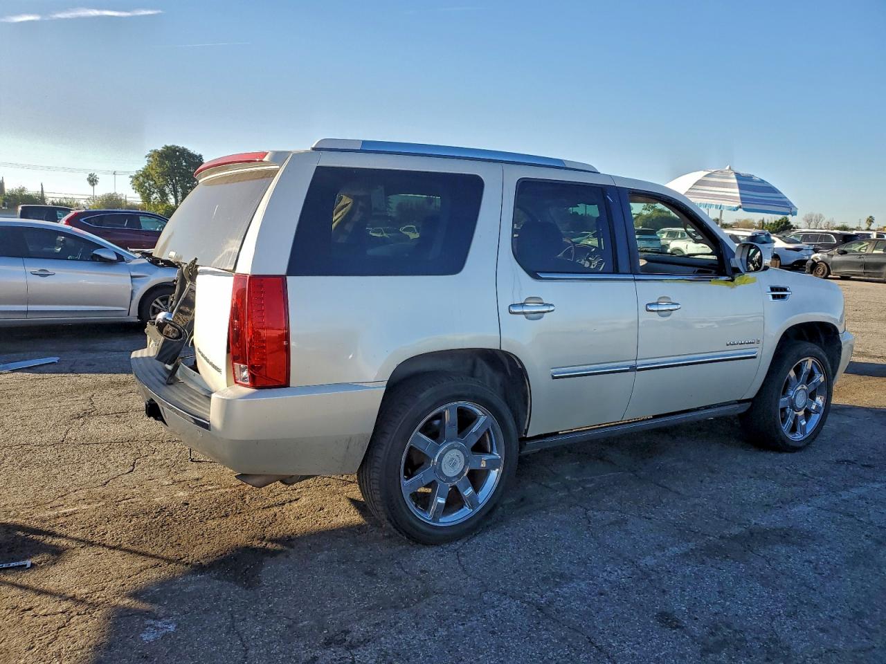2008 CADILLAC ESCALADE LUXURY photo 5