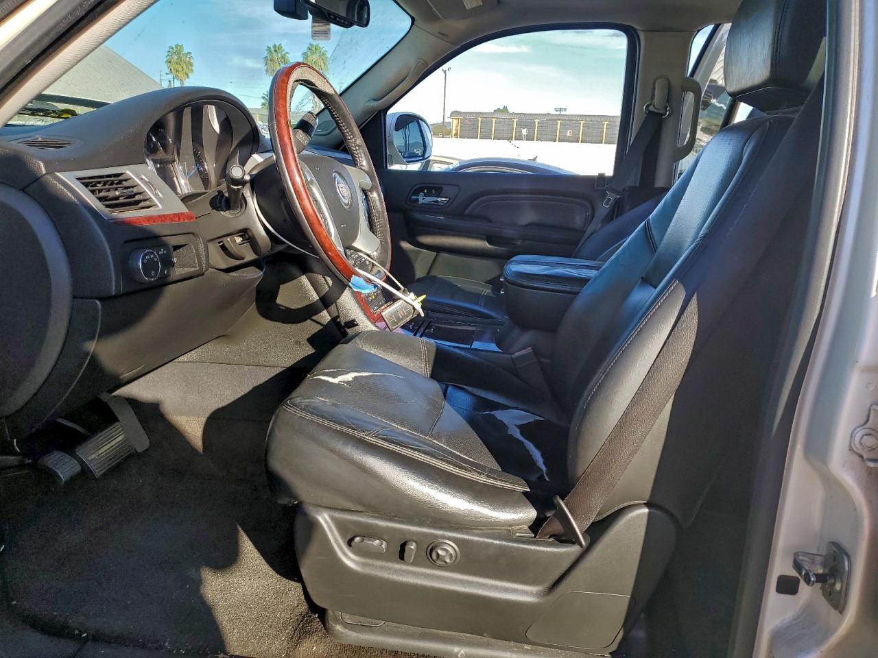 2008 CADILLAC ESCALADE LUXURY photo 13