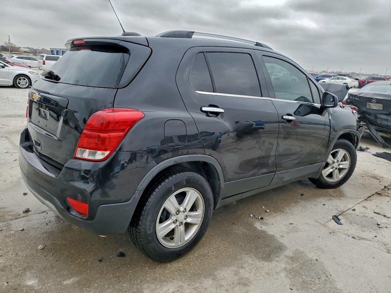 2019 CHEVROLET TRAX 1LT photo 3