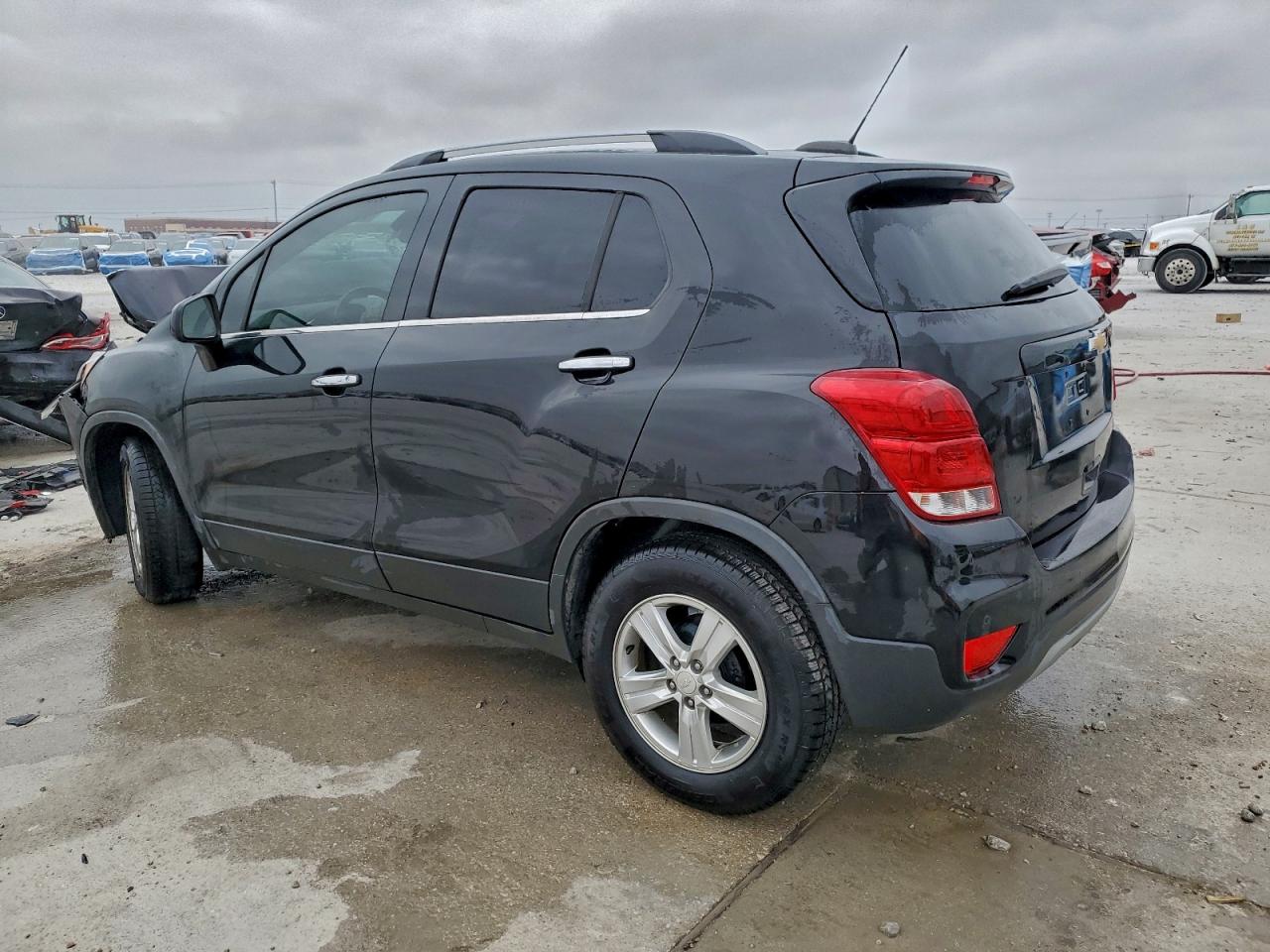 2019 CHEVROLET TRAX 1LT photo 2