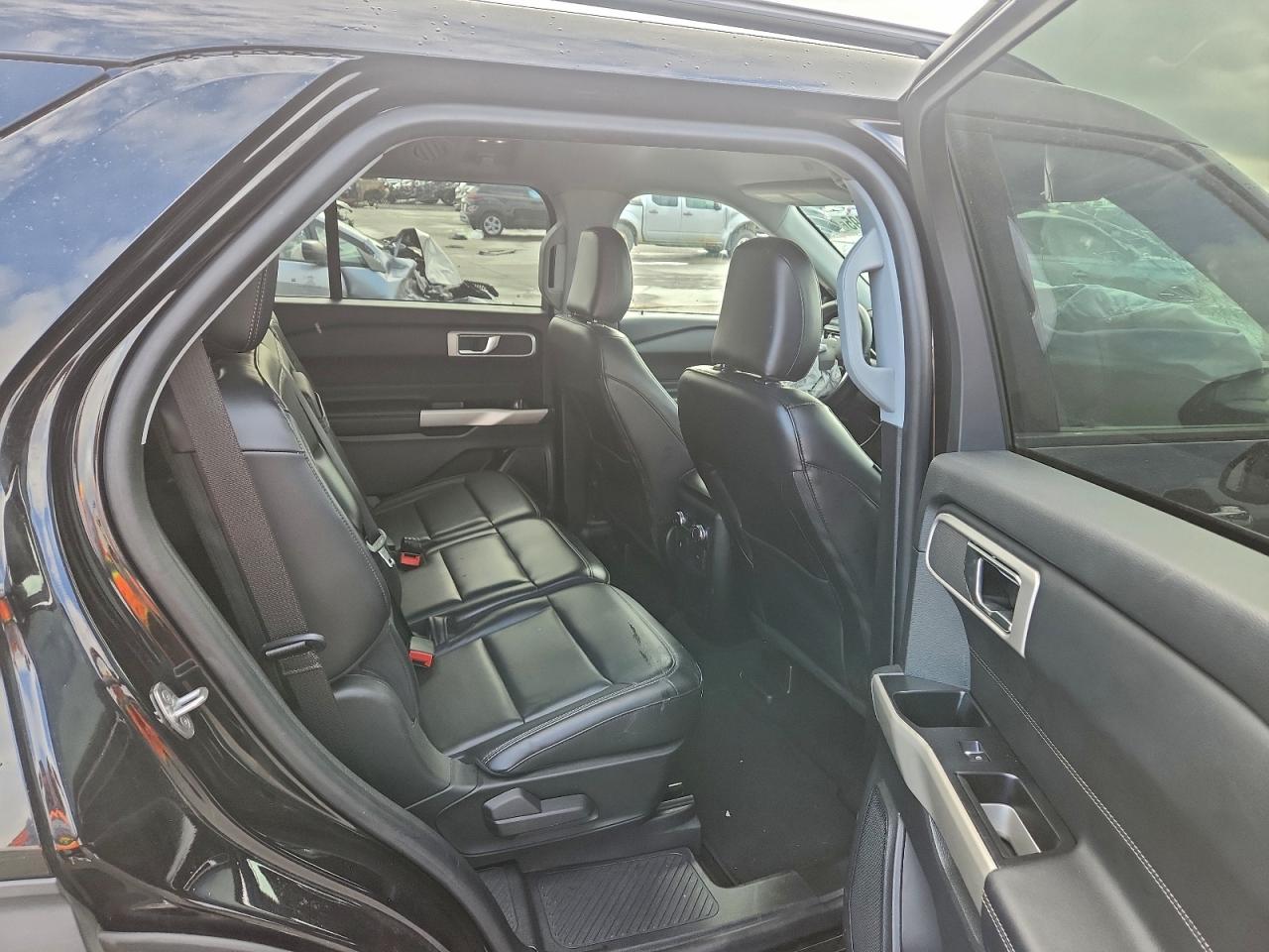2021 FORD EXPLORER XLT photo 11