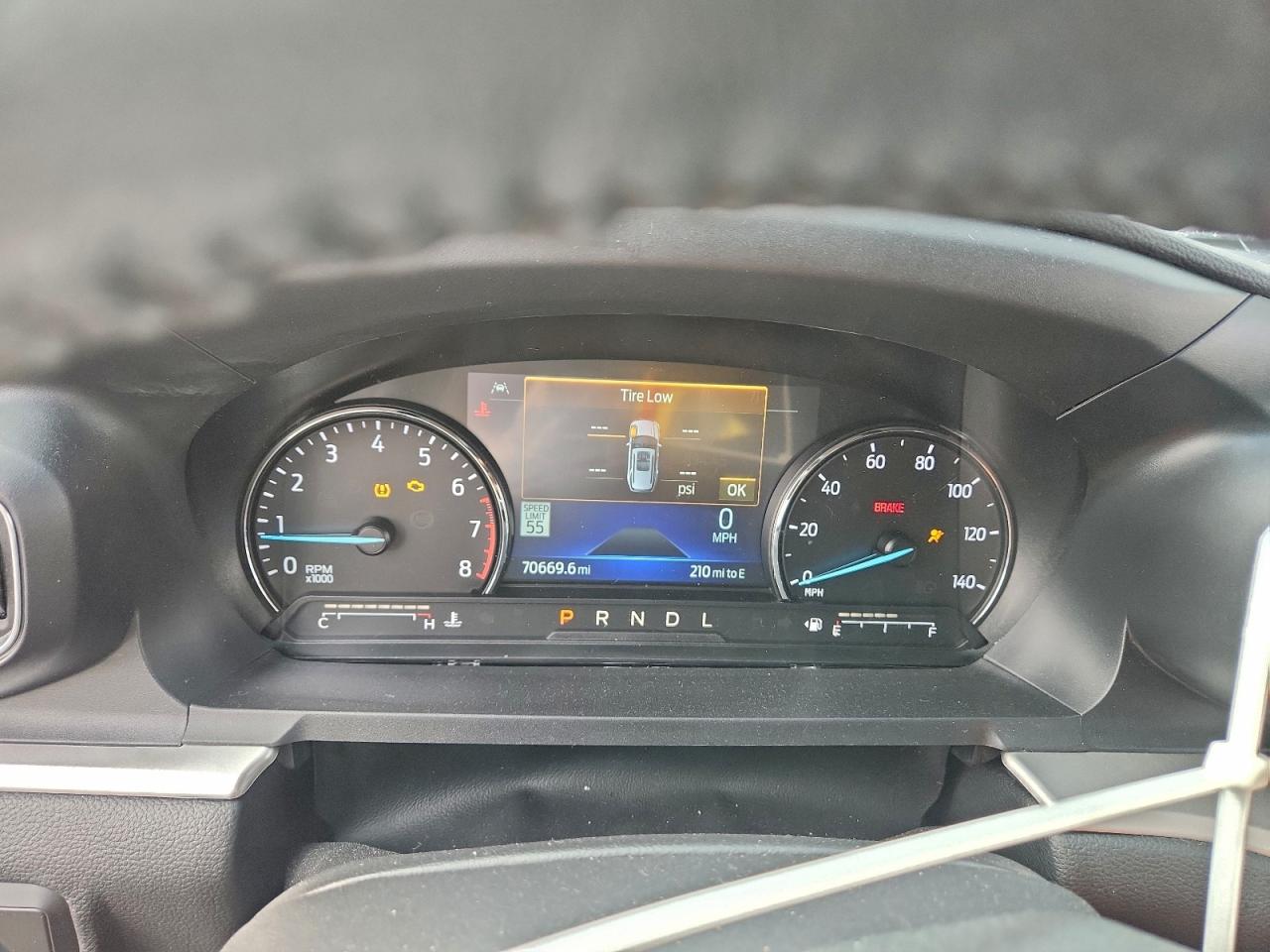 2021 FORD EXPLORER XLT photo 9