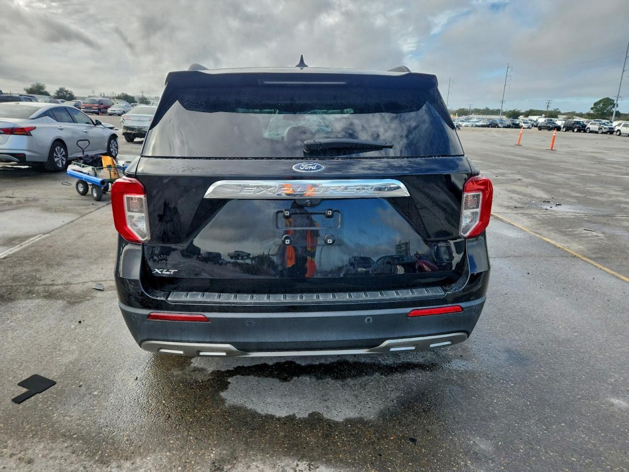 2021 FORD EXPLORER XLT photo 6