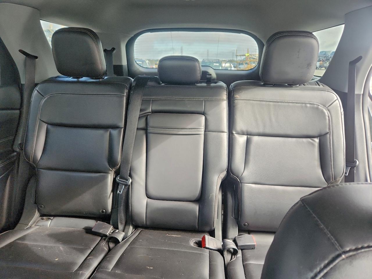 2021 FORD EXPLORER XLT photo 10