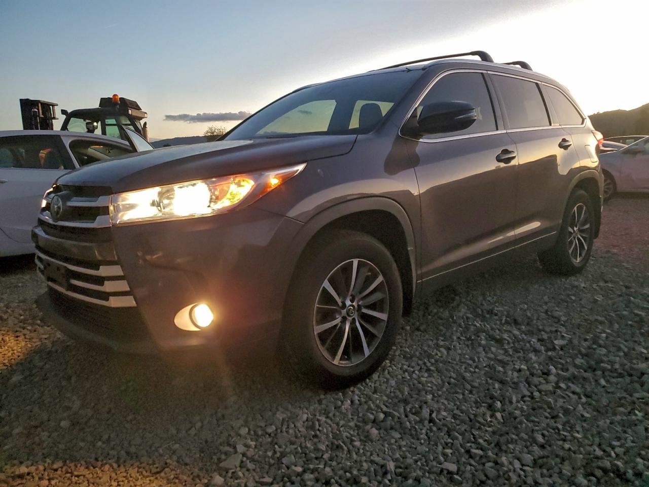 2017 TOYOTA HIGHLANDER