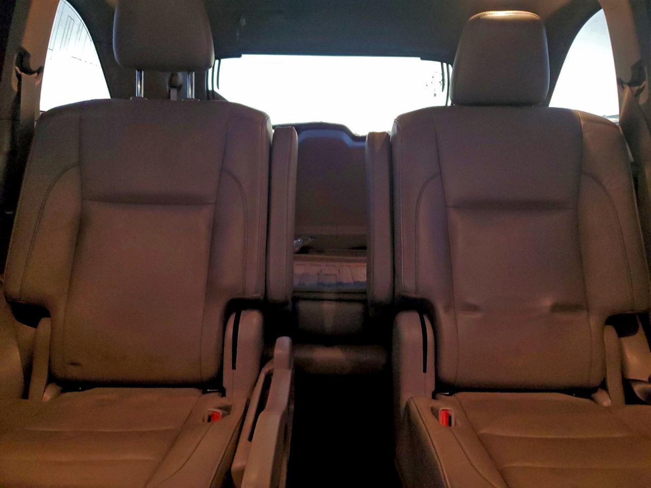 2017 TOYOTA HIGHLANDER SE photo 10