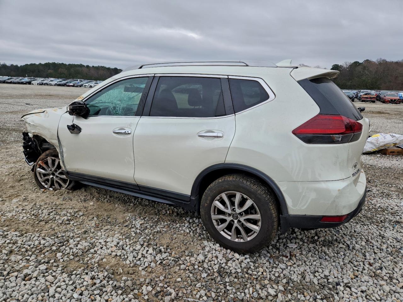 2018 NISSAN ROGUE S photo 3