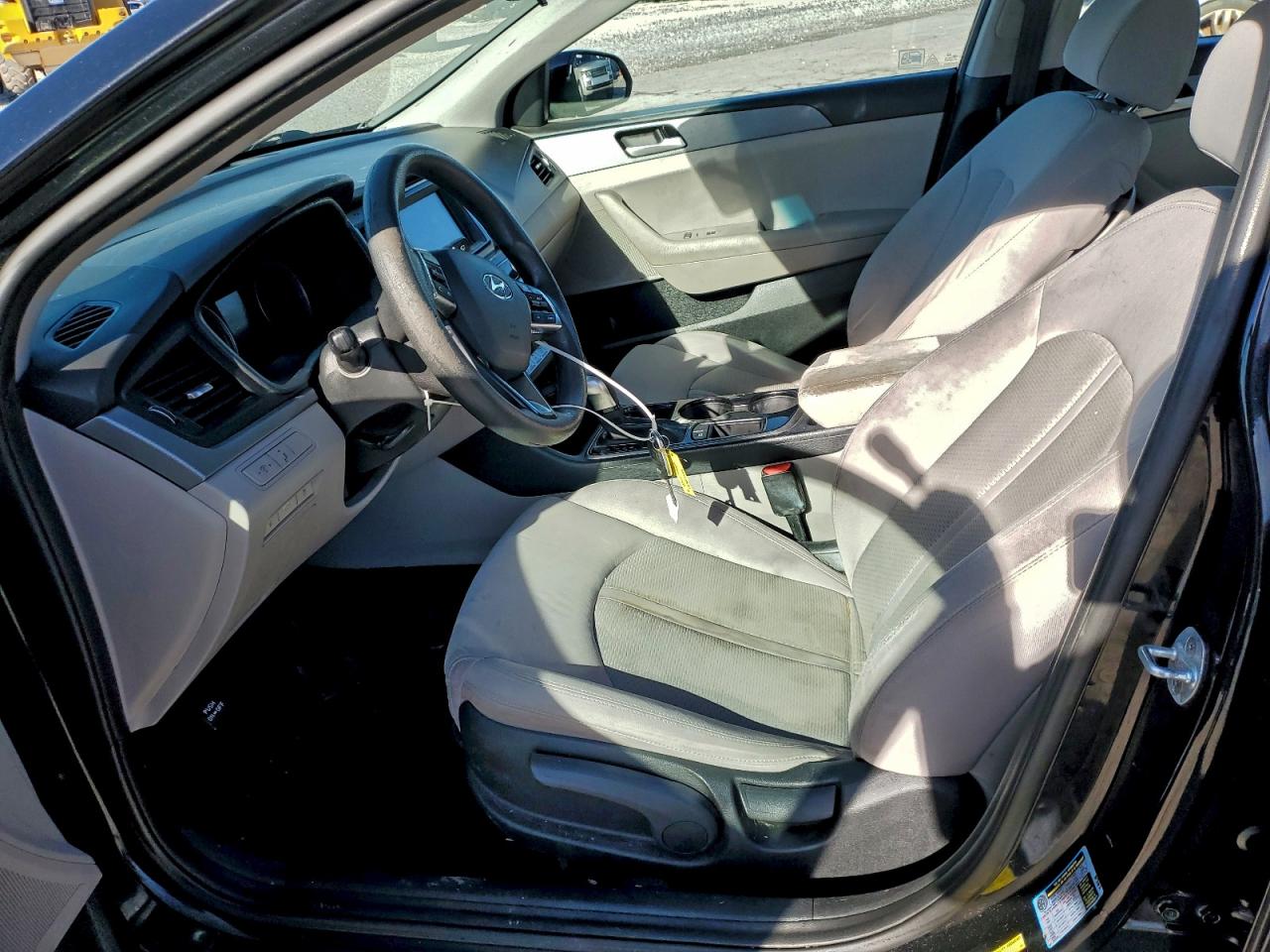 2018 HYUNDAI SONATA SE photo 13