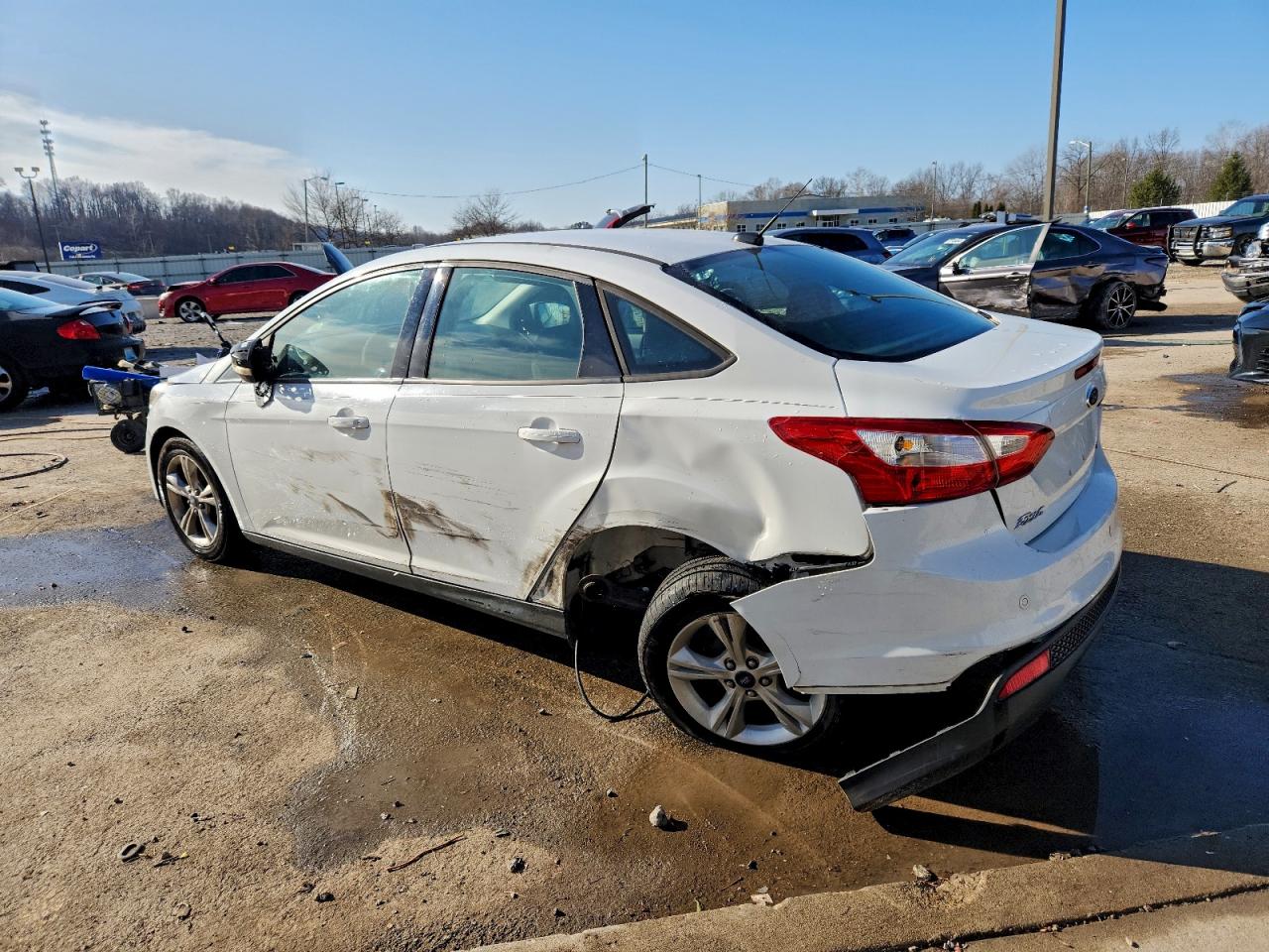 2013 FORD FOCUS SE photo 2
