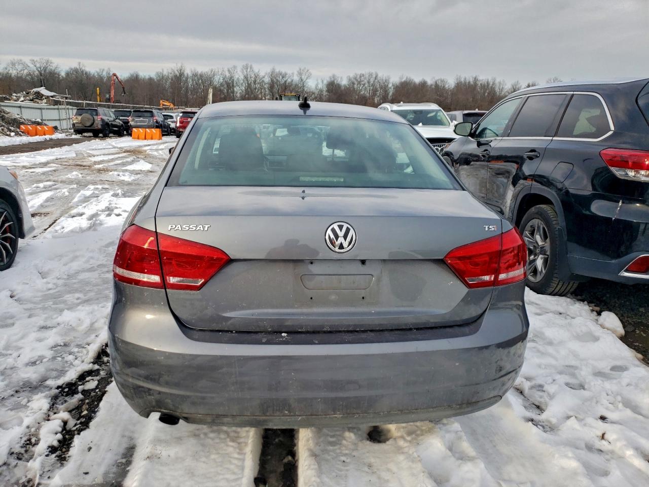 2014 VOLKSWAGEN PASSAT S photo 6