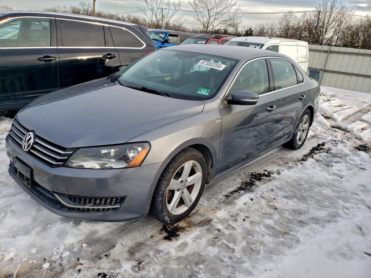 2014 VOLKSWAGEN PASSAT