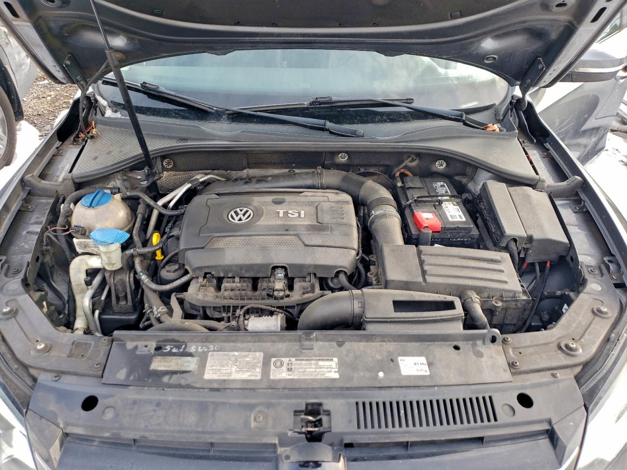 2014 VOLKSWAGEN PASSAT S photo 11