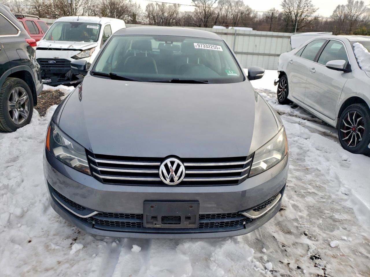 2014 VOLKSWAGEN PASSAT S photo 5