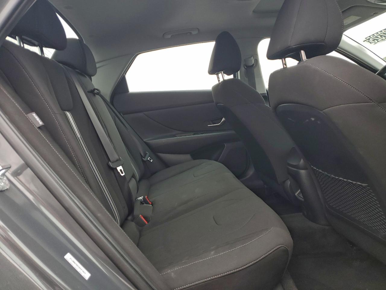 2025 HYUNDAI ELANTRA SEL photo 18