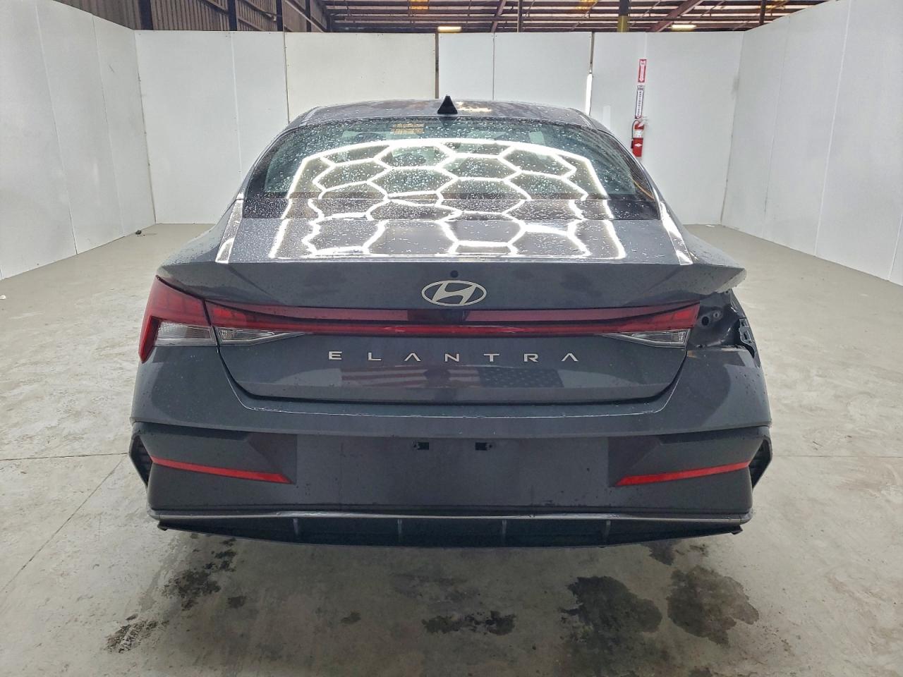 2025 HYUNDAI ELANTRA SEL photo 10