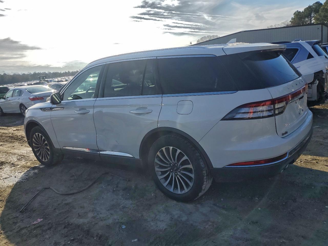 2020 LINCOLN AVIATOR RESERVE photo 2