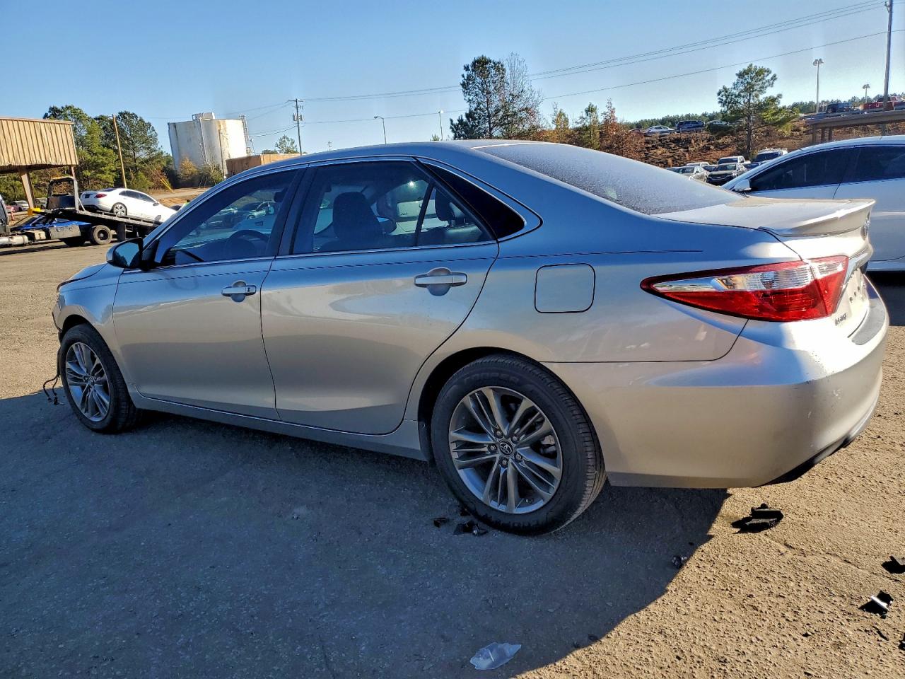 2017 TOYOTA CAMRY LE photo 3