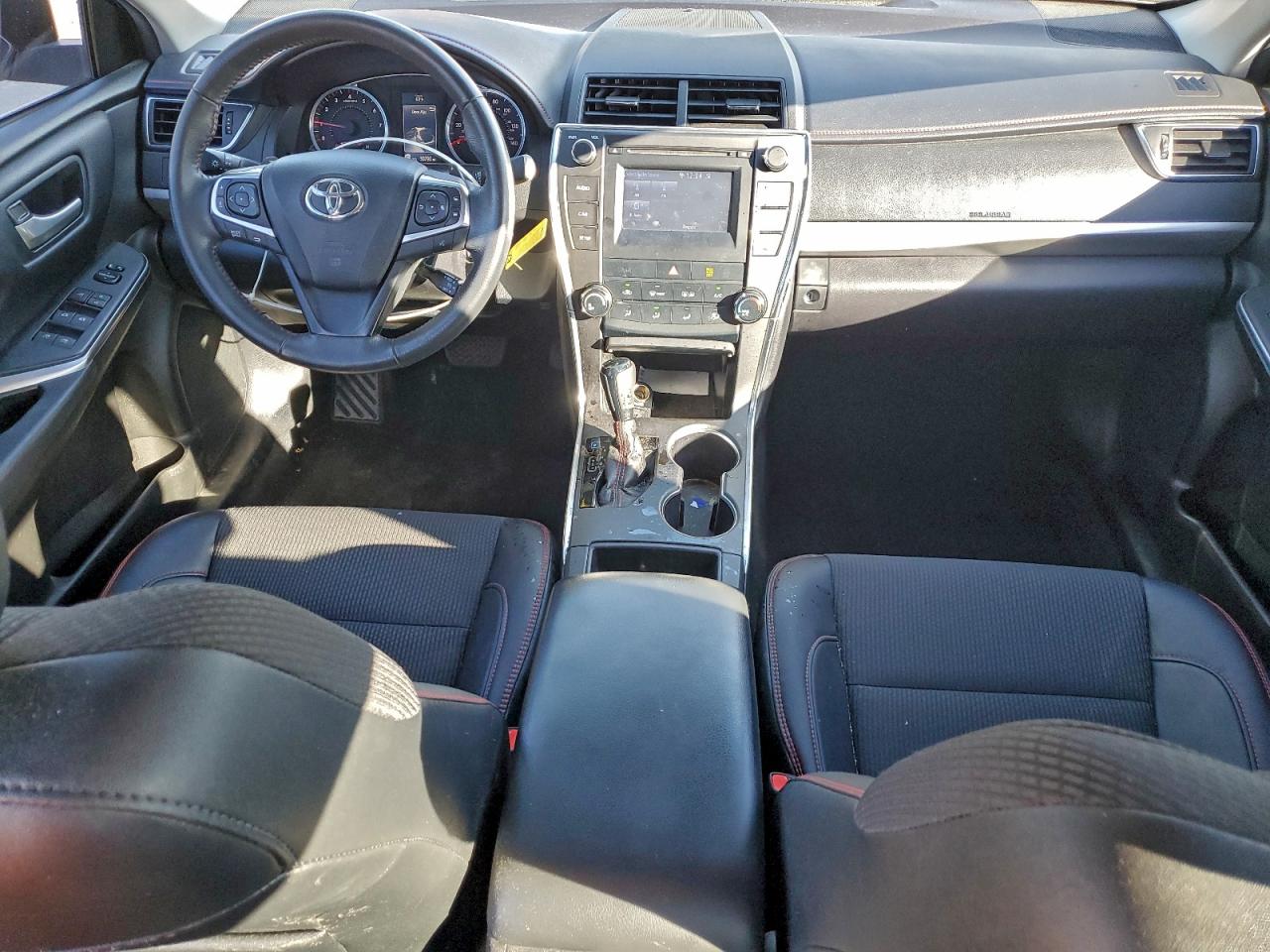 2017 TOYOTA CAMRY LE photo 15