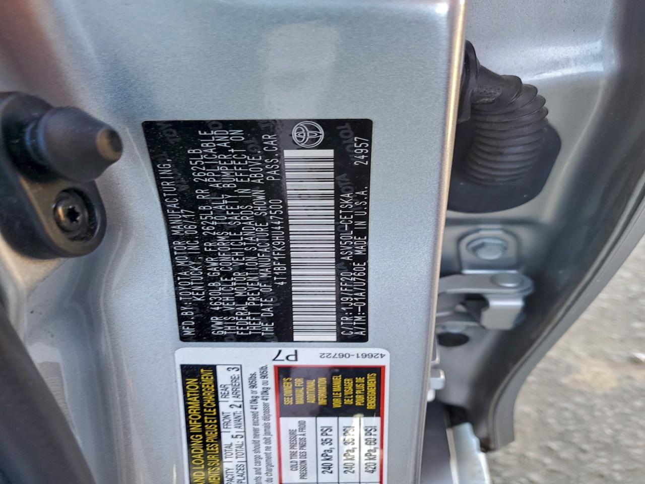 2017 TOYOTA CAMRY LE photo 23