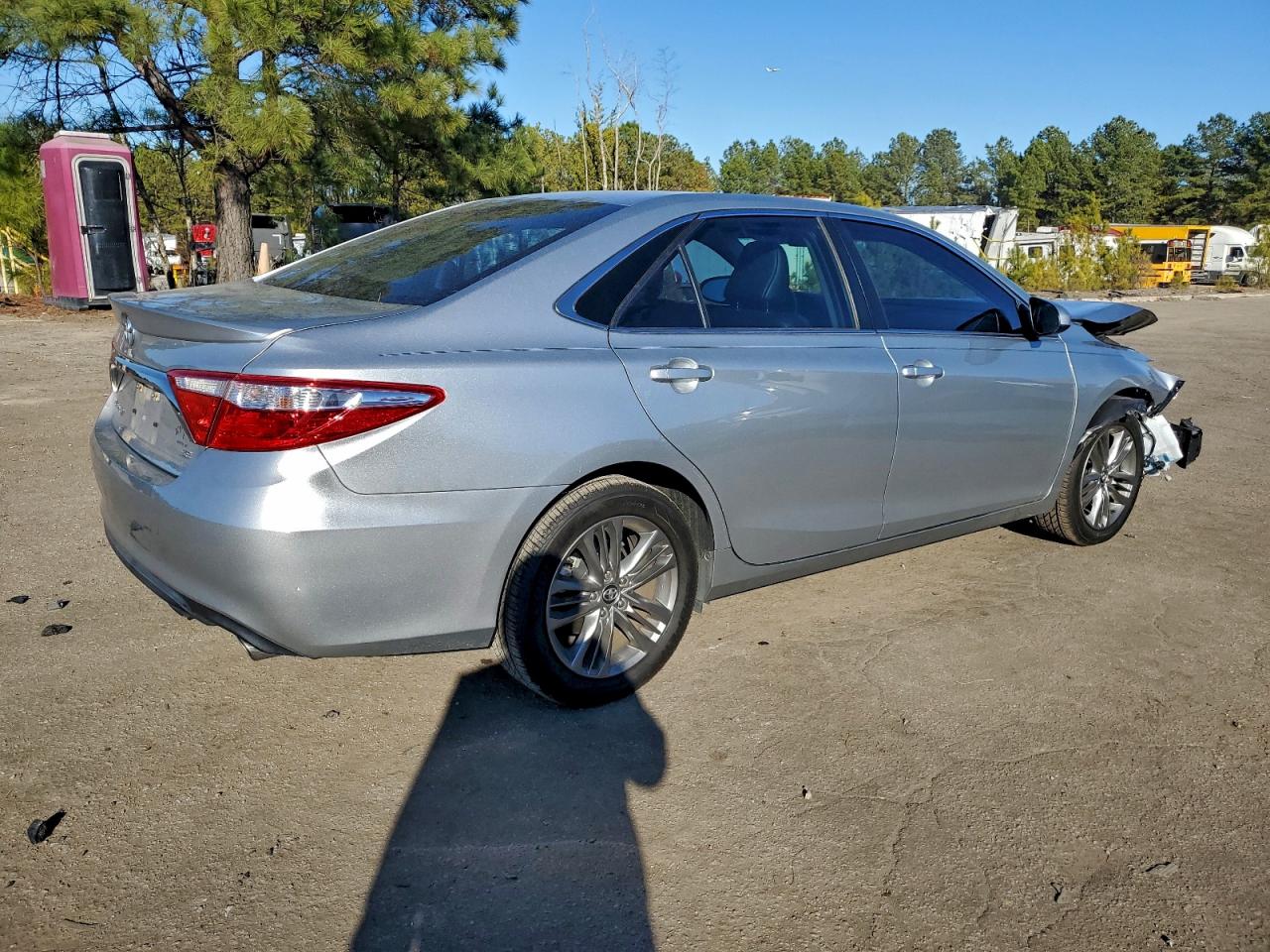 2017 TOYOTA CAMRY LE photo 5