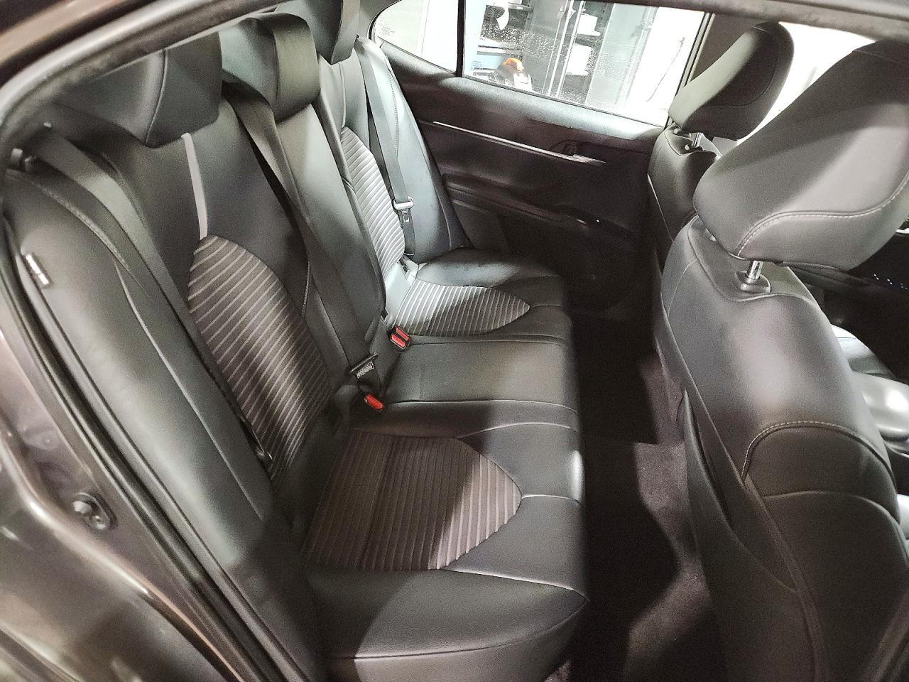 2019 TOYOTA CAMRY L photo 10