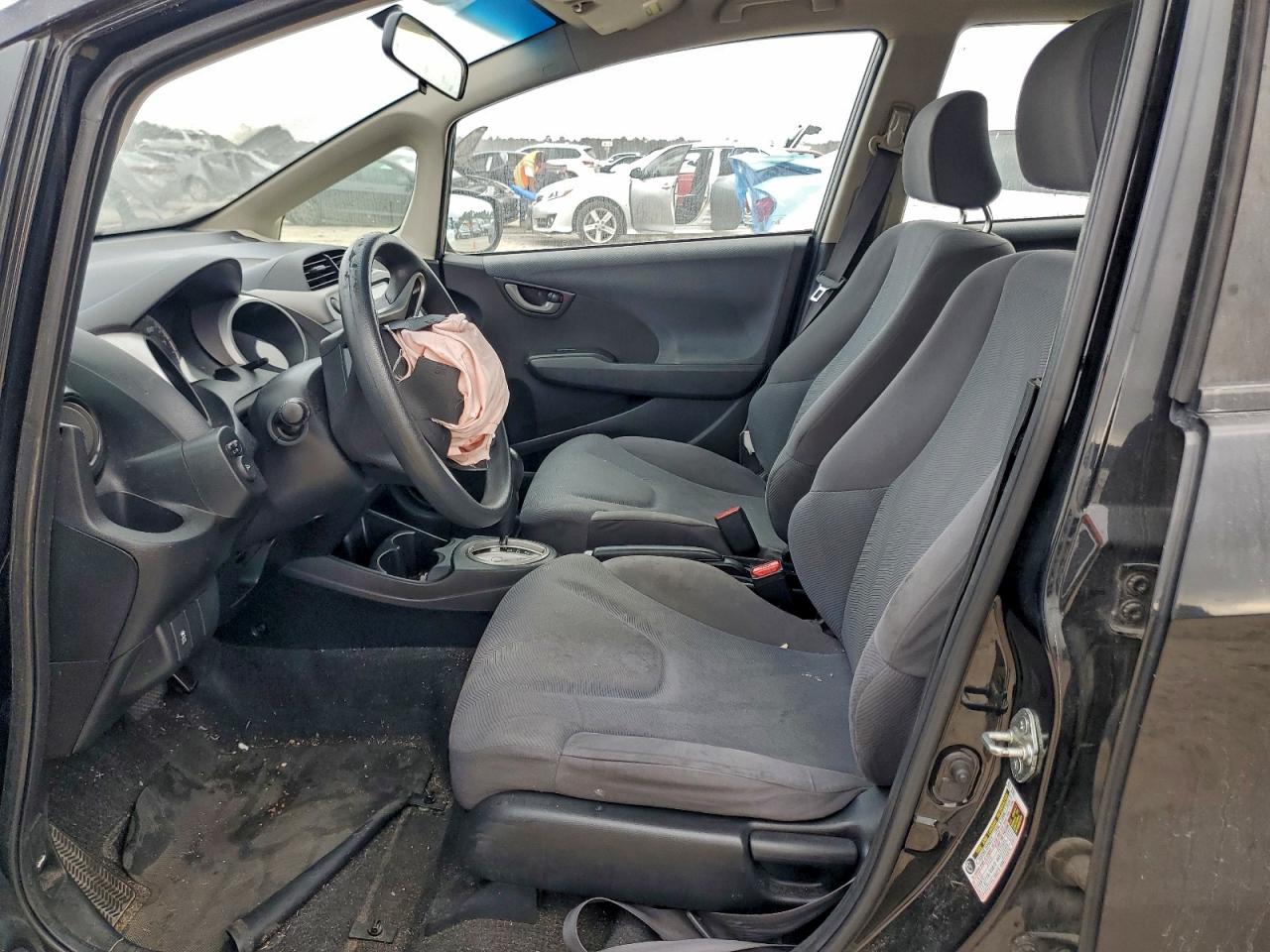 2013 HONDA FIT photo 7