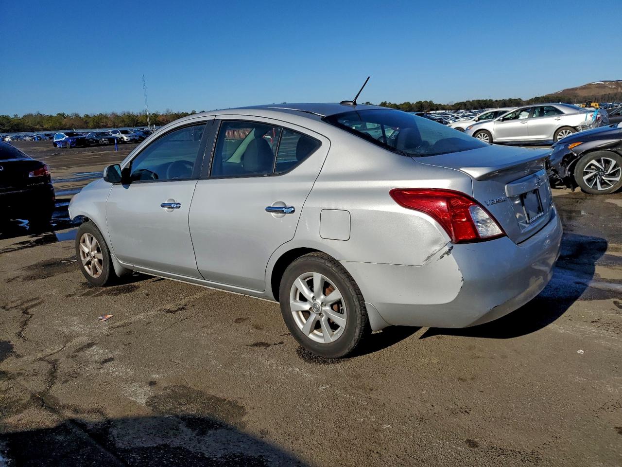 2012 NISSAN VERSA S photo 2