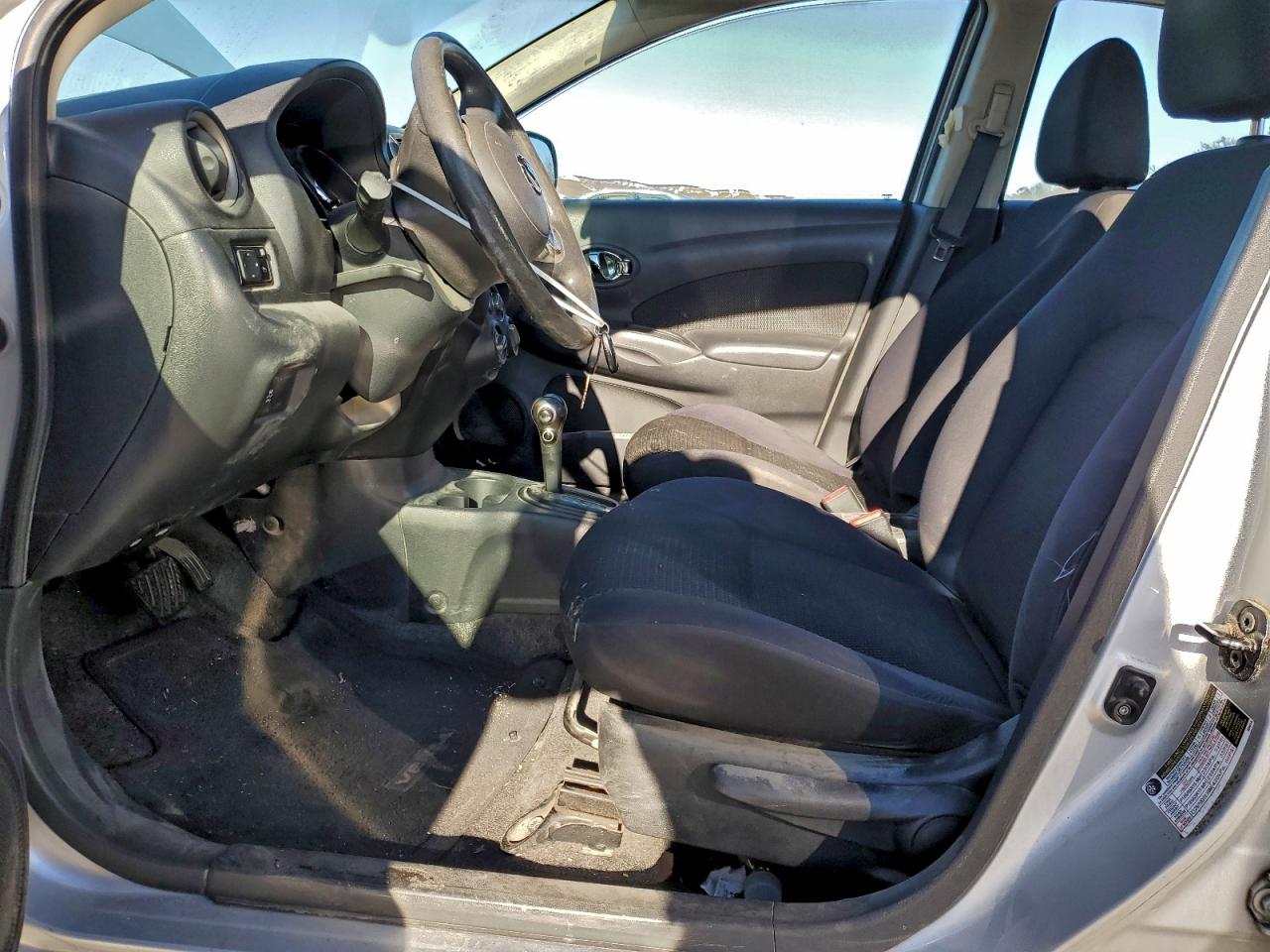 2012 NISSAN VERSA S photo 7