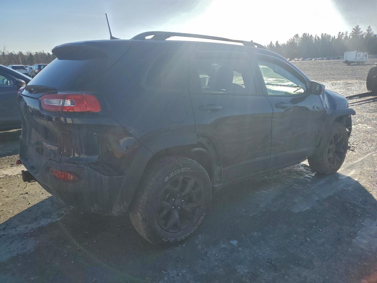 2016 JEEP CHEROKEE TRAILHAWK photo 3